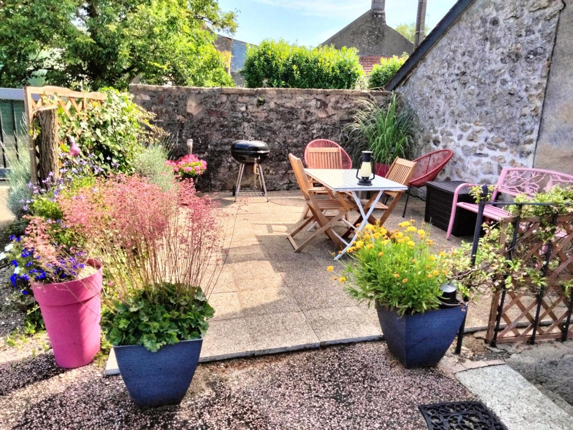 Appartement Dans Le Morvan 16 Min De L'Autoroute Beauvilliers  Eksteriør billede